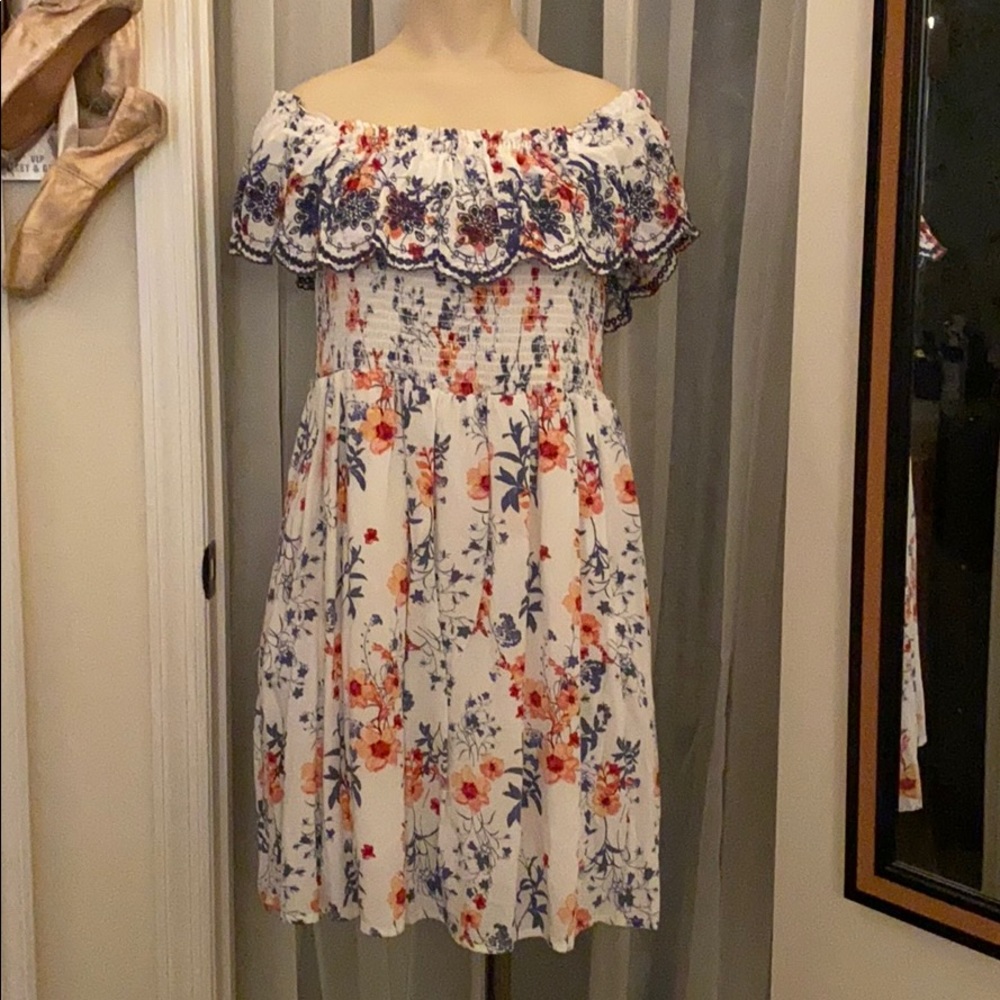 Off-The-Shoulder Summer Sun-Dress with Pockets!